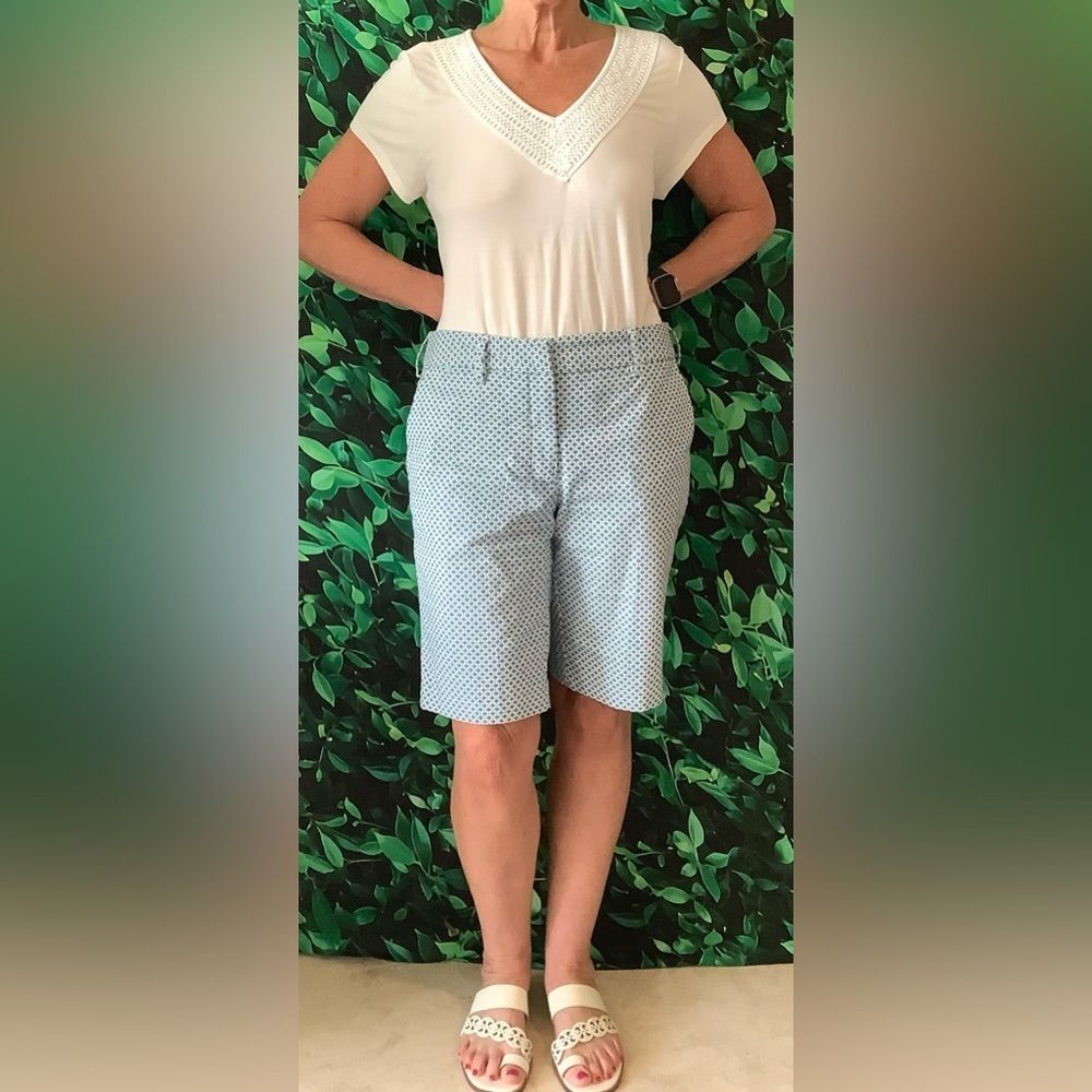 ⛳ Lizzie Driver Geometric Golf Bermuda Shorts Size 8